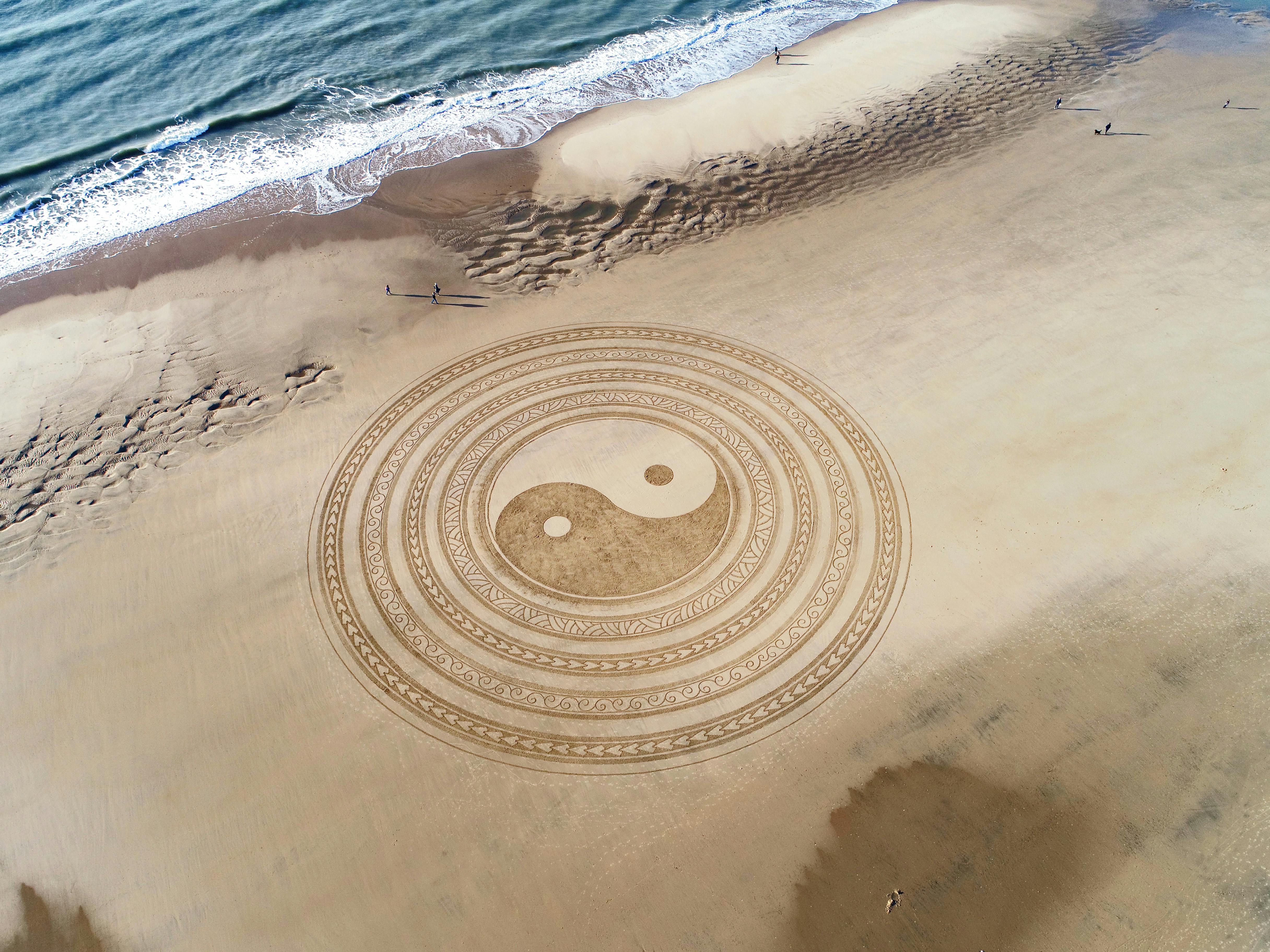 Yin and Yang: A Modern Guide to Energy Balance and Harmony