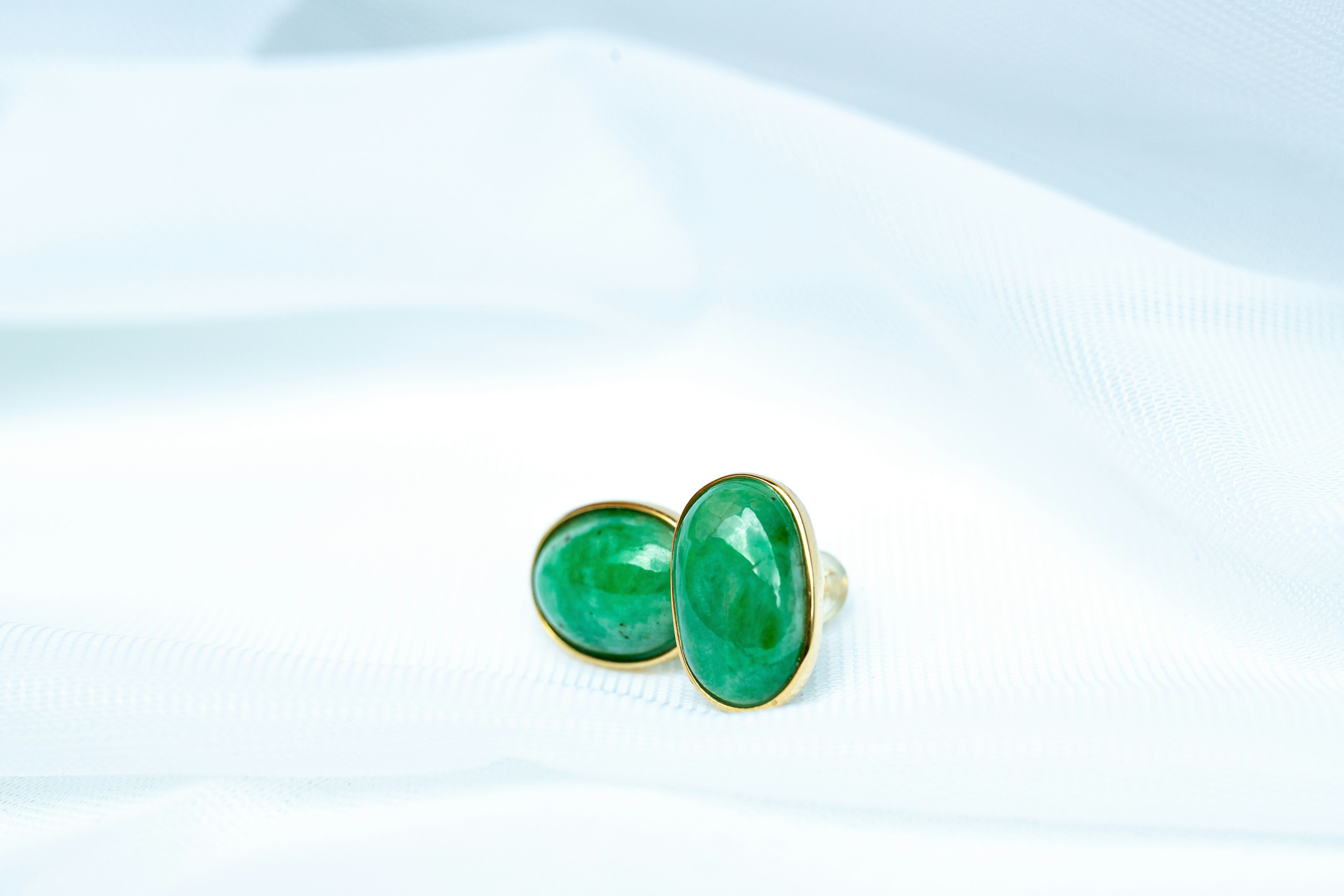 Green Jade Meaning: Symbolism, Benefits, and Jewelry Uses